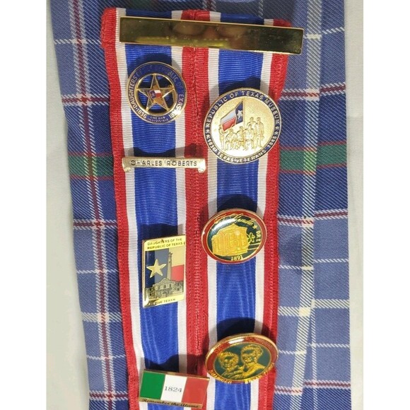 Vtg DRT Pin Collection/Lot-Membership Pin 1/10 10K Charles Roberts 10K + 13 More - Picture 3 of 16